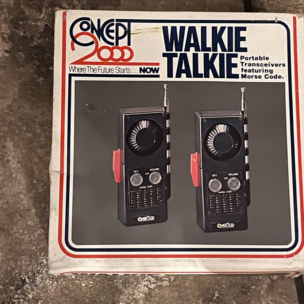 Concept 2000 Walkie Talkie Portable Transceivers Model #602 Black Mint